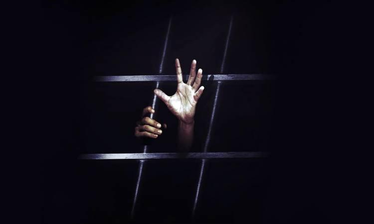 محققو أمن الدولة في السعودية ينتزعون اعترافات المعتقلين بالتعذيب